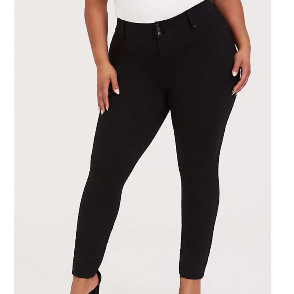 Torrid STUDIO PONTE STRETCH JEGGING BLACK Size 22S